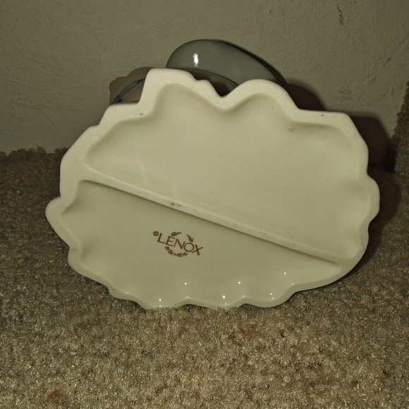 Lenox Winter Ice Skating 5" Penguine Figurine Holiday Hat Scarf 24K - Picture 2 of 3